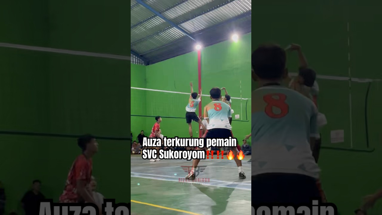 Auza terkurung pemain SVC Sukoroyom‼️‼️🔥🔥 #volleyball #volitarkam #bolavolismash