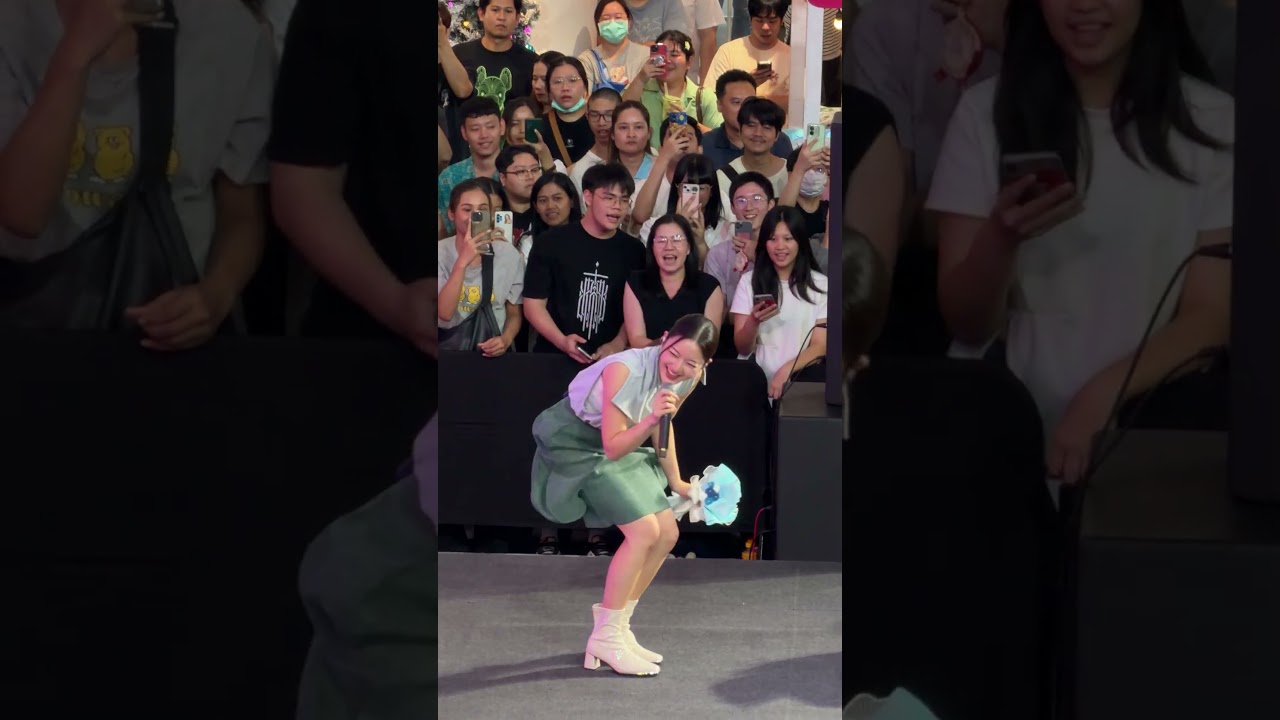 ไม่อยากเหงาแล้ว - INK WARUNTORN 281225 @ PARADISE PARK Sparkling Happiness 