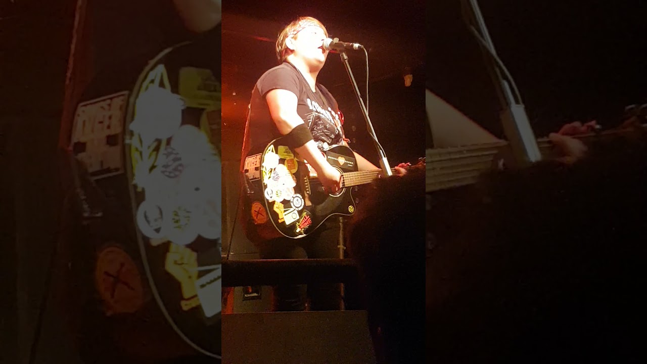 Jess Silk - No Mans Land