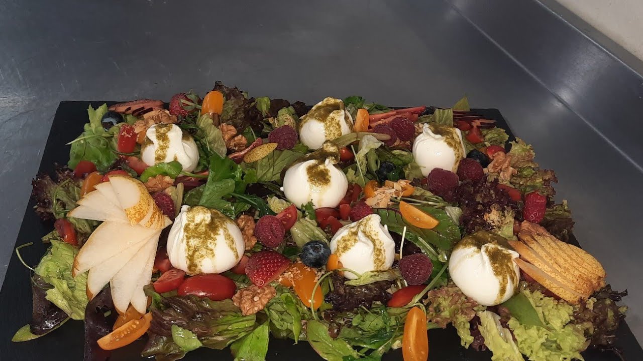 recette de salade burrata سلطة البوراتا الإيطالية