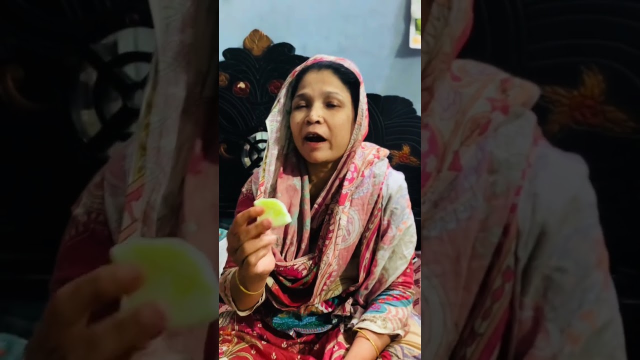 ইফতার ফরে আব্বা আম্মা কিরা খাইন। 