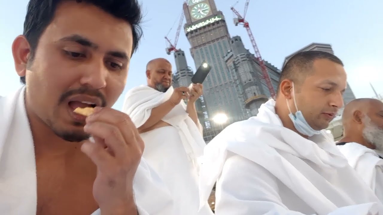 #ramadan #iftar #umrah #makkah #haram Umrah in Ramadan and eftaar near to KAABA❤️❤️❤️ @realprincemir