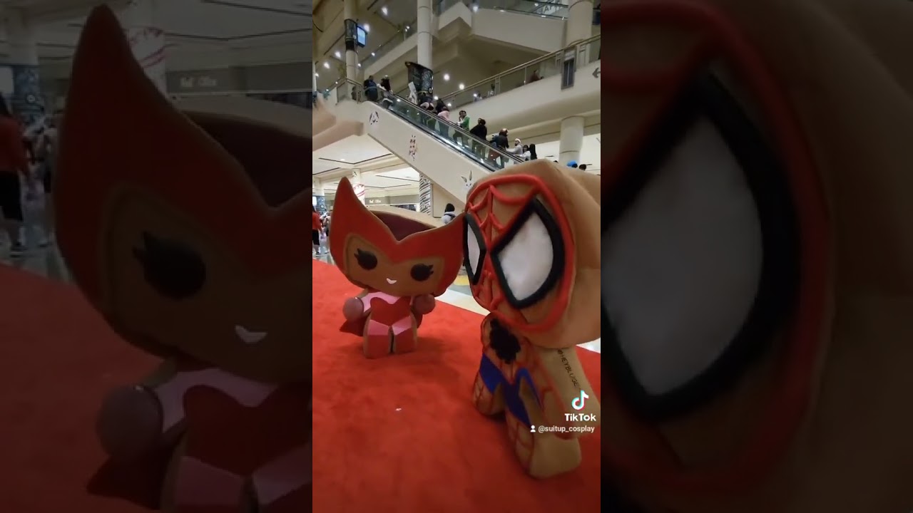 Marvel Gingerbreads take over Holmat! (2024) #cosplay #spiderman #funko #holmat