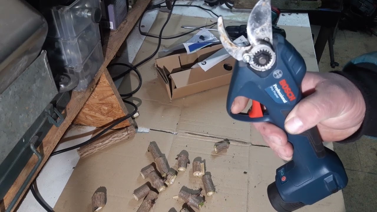 Bosch pro pruner akumulátorové nůžky na větve  popis, ukázka funkce a rozborka co je uvnitř