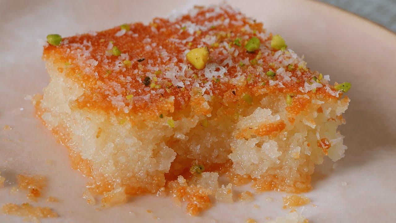 وقتك ضيق في رمضان؟حضري بسبوسة الحليب الساخن في دقائق هشه بدون بيض لن يبقى ولاقطعه! easy recipe