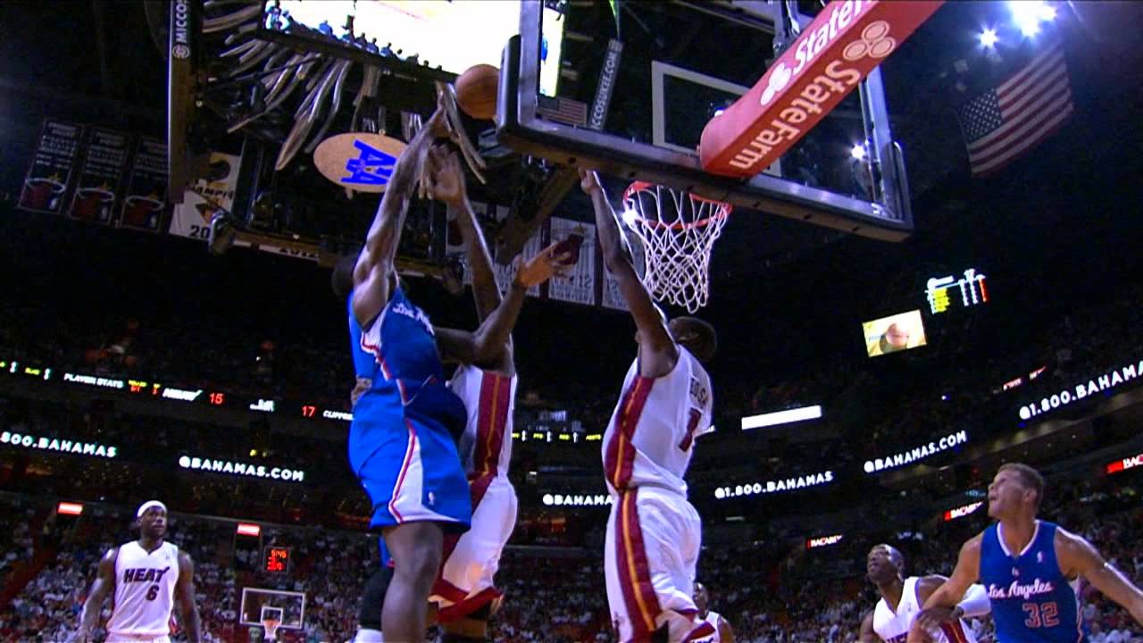 Chris Bosh Rises Up to Deny DeAndre Jordan