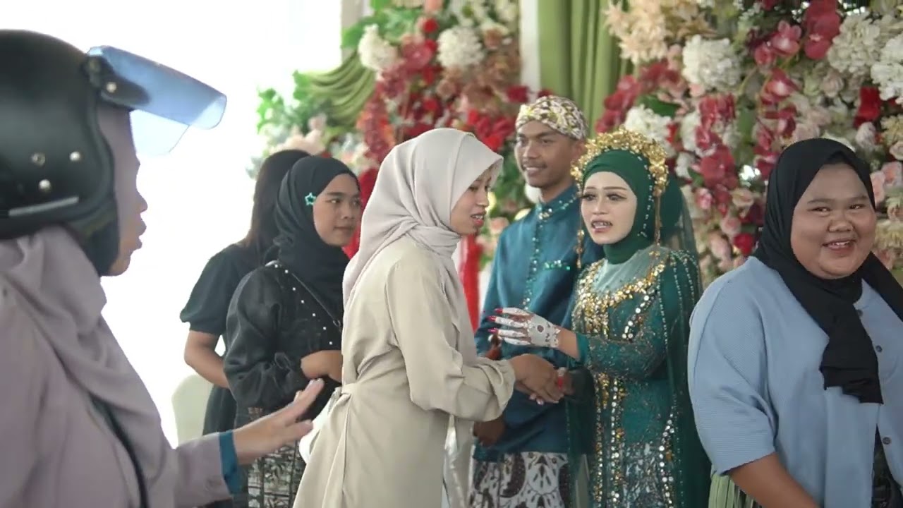 HIBURAN INDRI & HERI