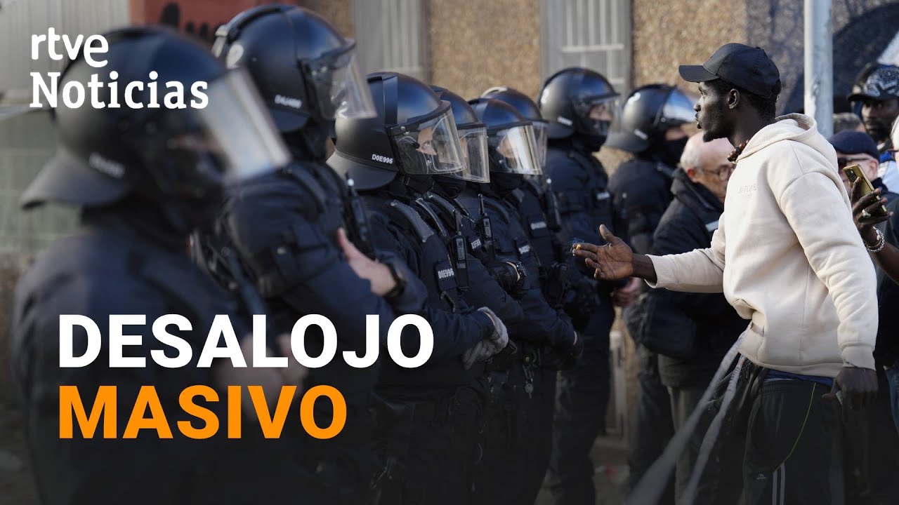 DESALOJADO el MAYOR ASENTAMIENTO DE MIGRANTES DE CATALUÑA EN BADALONA | RTVE