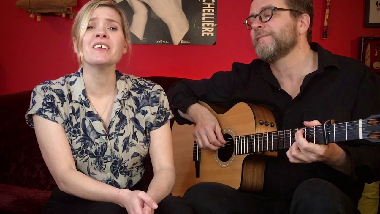 Andrea Lindsay et Luc De Larochellière chantent Si Fragile.