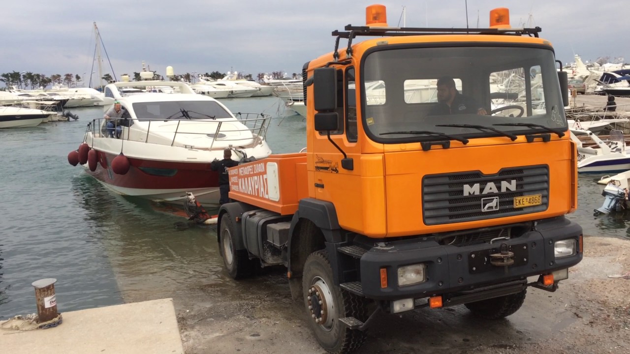 HAULING AZIMUT 43S-BATSIS YACHT SUPPORT