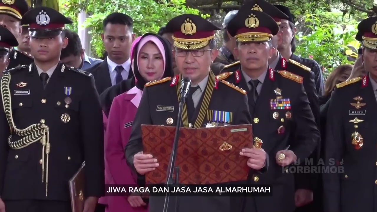 Penghormatan Terakhir Ibu Meriyati Hoegeng, Sosok Teladan Keluarga Besar Polri
