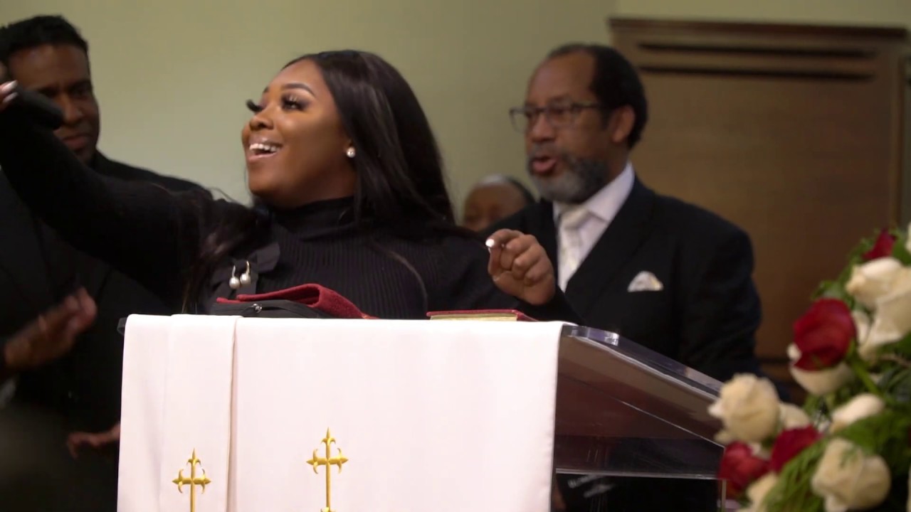 Jekalyn Carr & Jason Nelson Sing At My Granddaddy's Homegoing (2018)
