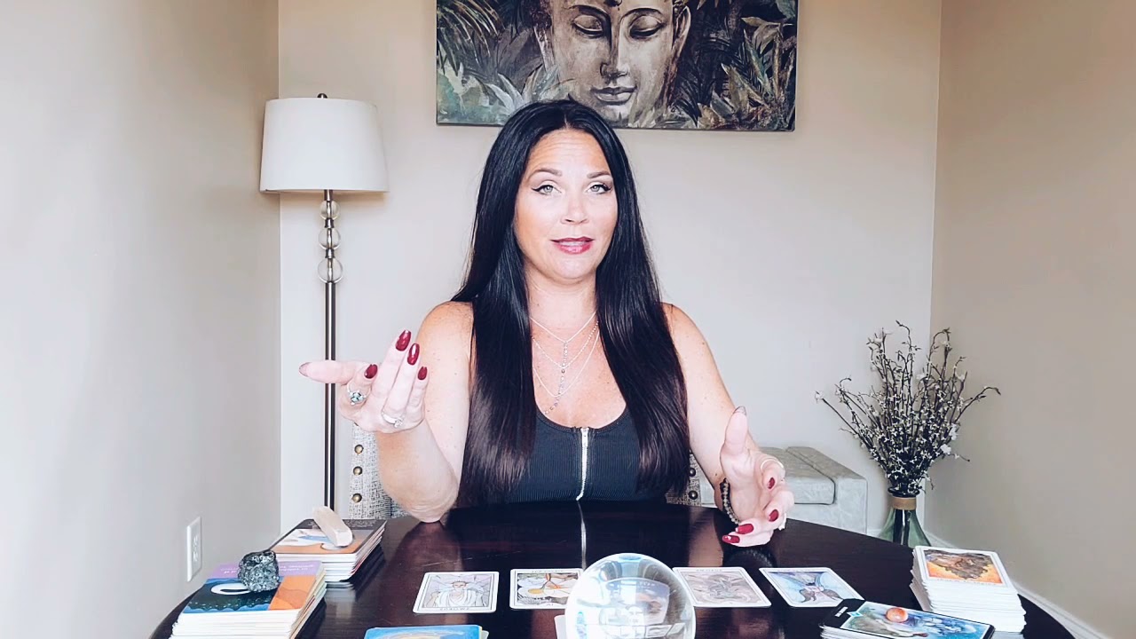 LEO, AN UNEXPECTED MESSAGE🦋 OCTOBER SPIRITUAL TAROT READING.