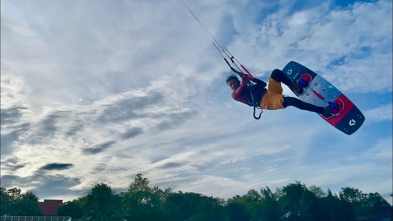@DKBClub Hua Hin🏄🏼&zwj;♂️Instructor Sonchai Hanjai show you how to do❤️Learn Kitesurfing with us