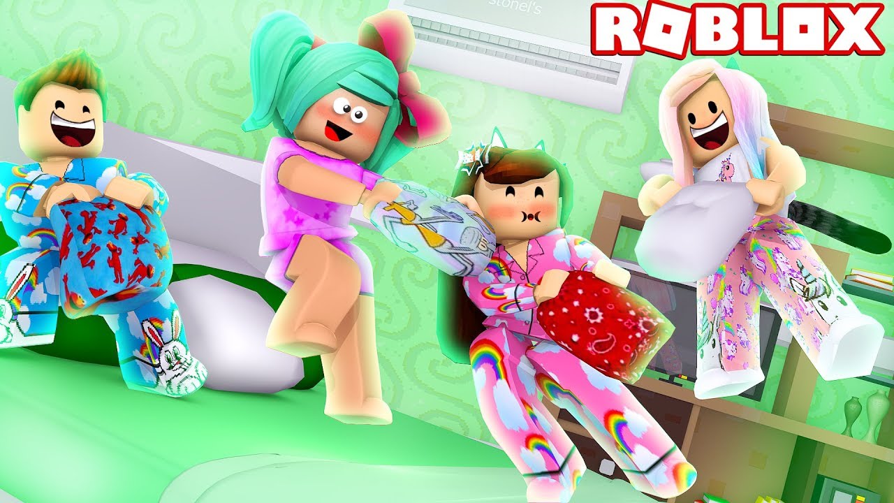 PELEA DE ALMOHADAS en ROBLOX😱