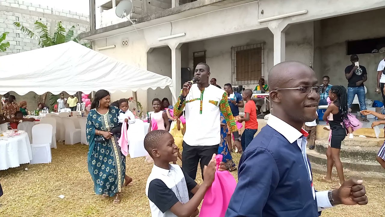 LOUANGE ÉLECTRONIQUE AVEC CHANTRE JEAN PHILIPPE KANGA