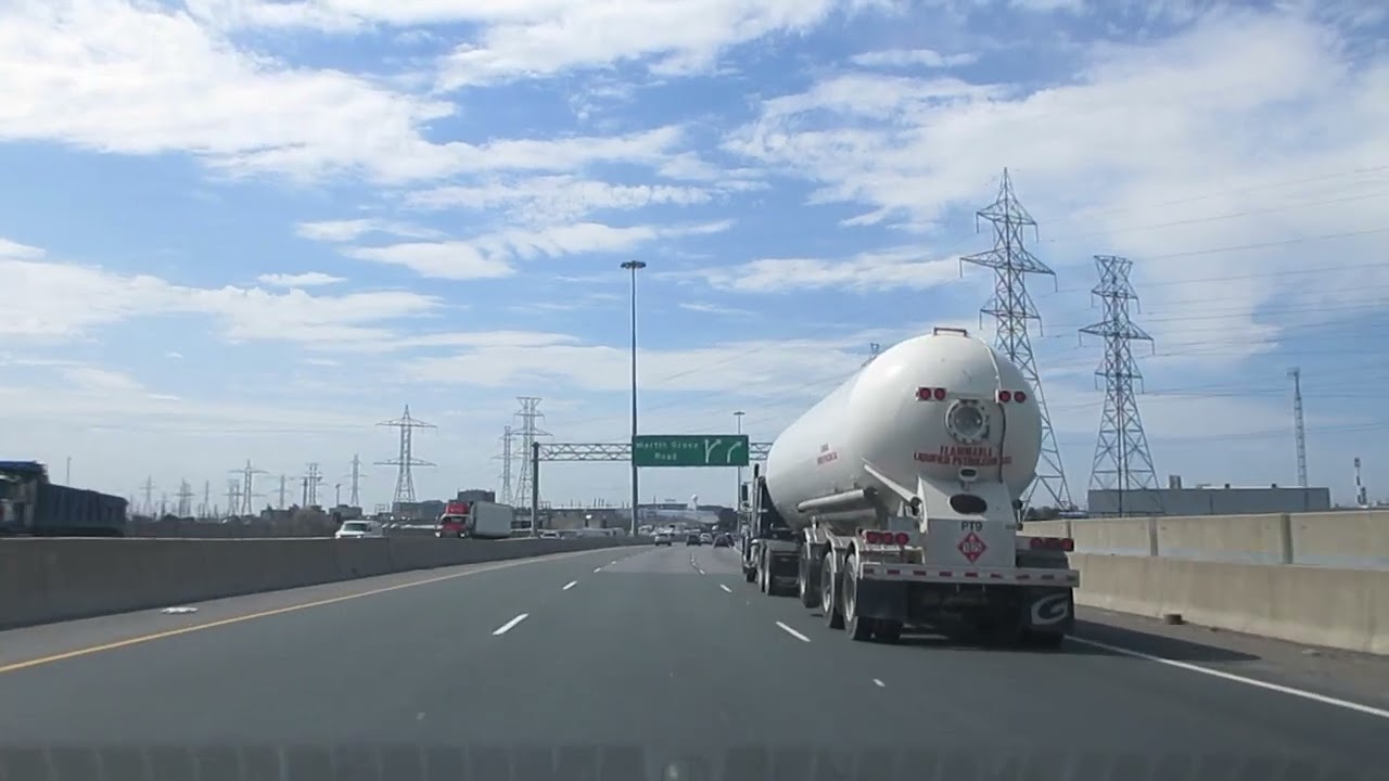 To Terminal 3, Toronto Pearson International Airport, Highway 400, Highway 401 West, Highway 409.