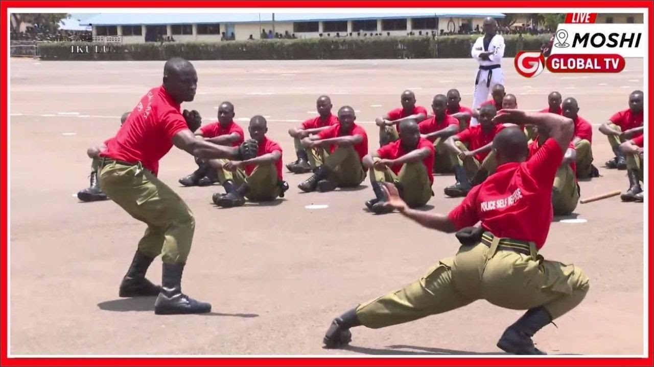 POLISI KUMBE WAMO! TAZAMA WAKIZICHAPA KIKOMANDOO MBELE ya RAIS SAMIA - USIPIME!