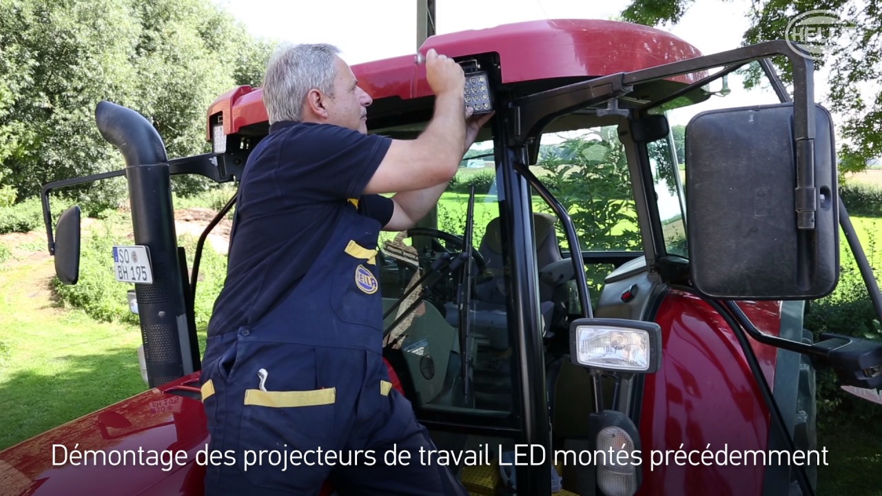 Projecteur de travail a LED HELLA sur le tracteur