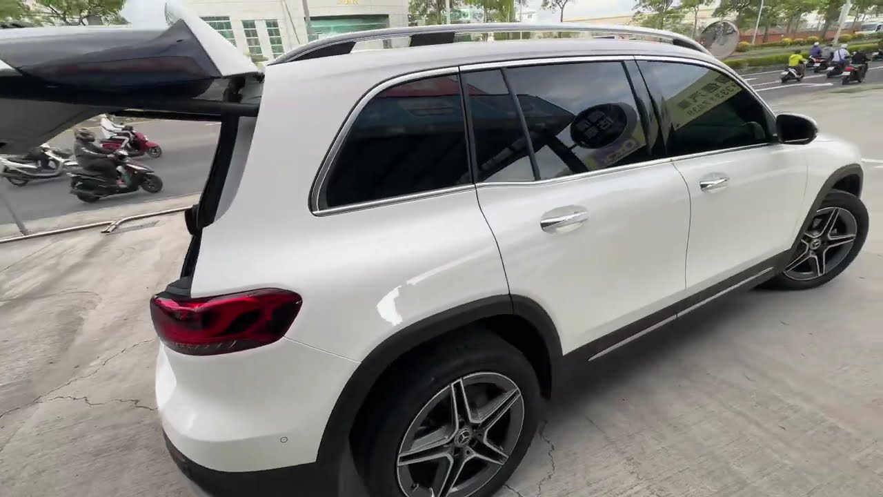 2021” M-Benz GLB200 AMG