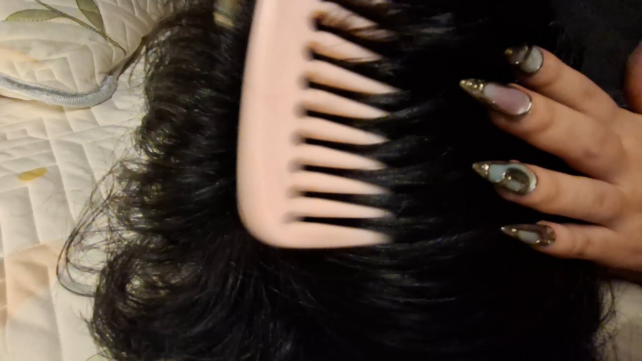 Asmr scratching my sis scalp and massage her head until she asleep😴