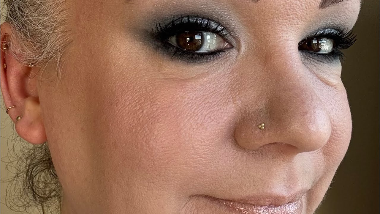 Day 12 using my Natasha Denona mini palettes. Today I used the mini Xenon palette🖤.