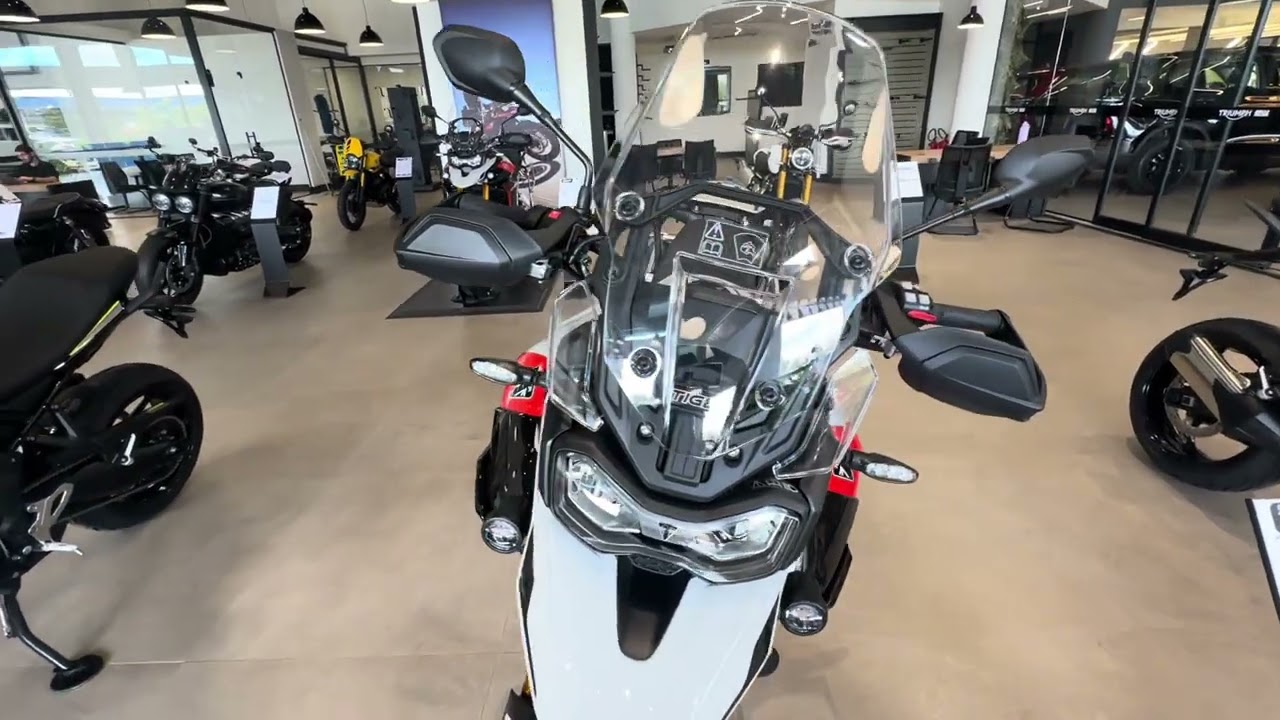 Vazou! Fui conhecer a nova loja da Tiger 900 antes da inauguração oficial!