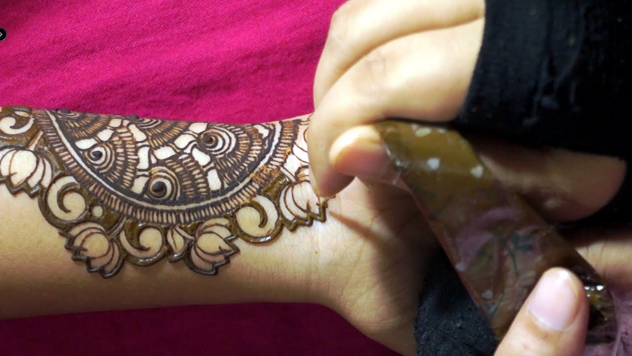 Easy and Modern Mehendi with Trendy Design