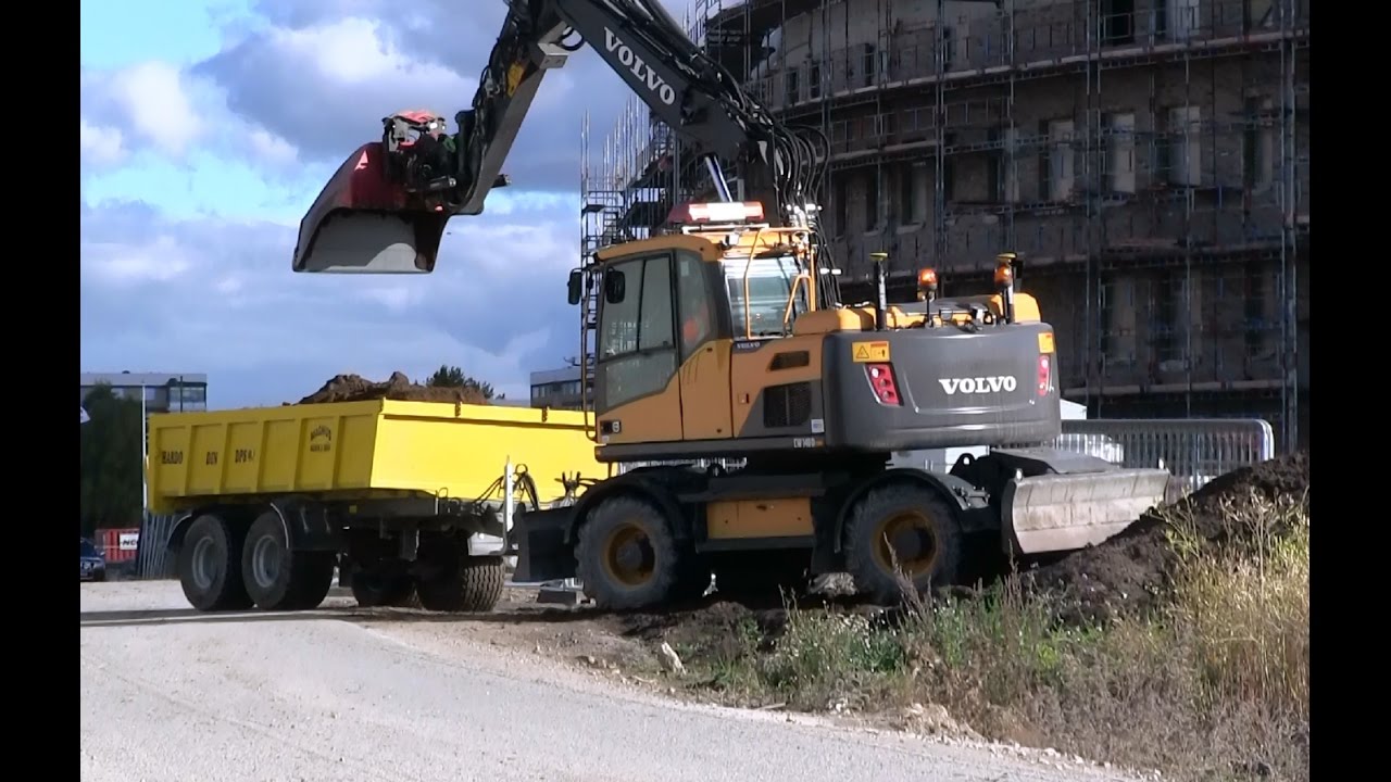 EW140D Volvo Wheeled Excavator With Dinapolis Trailer
