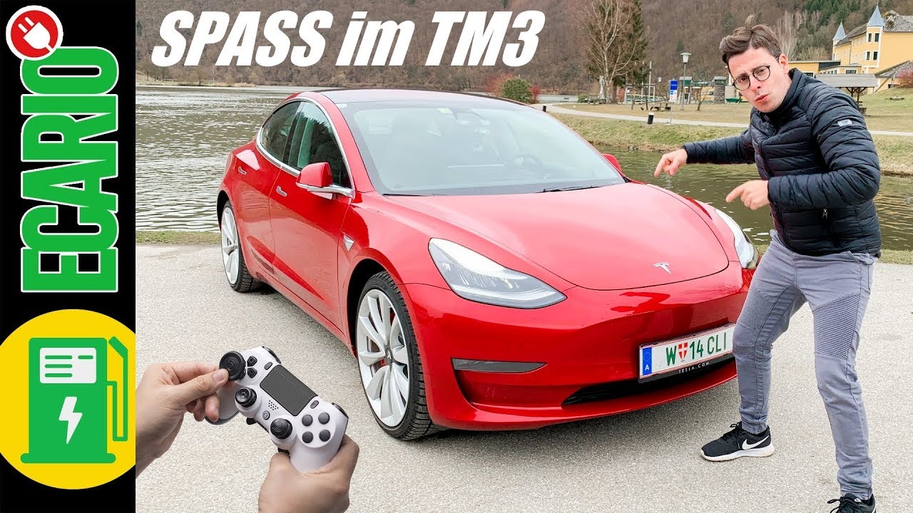 Spa&szlig; im Tesla Model 3 💚 Gaming ✔ Fahrspa&szlig; ✔ EasterEggs ✔ Teslatari ✔ PS4 Controller