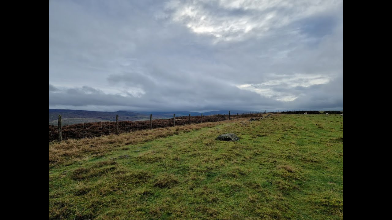A Wander Around Cown Edge - Peak District Ethel Bagging
