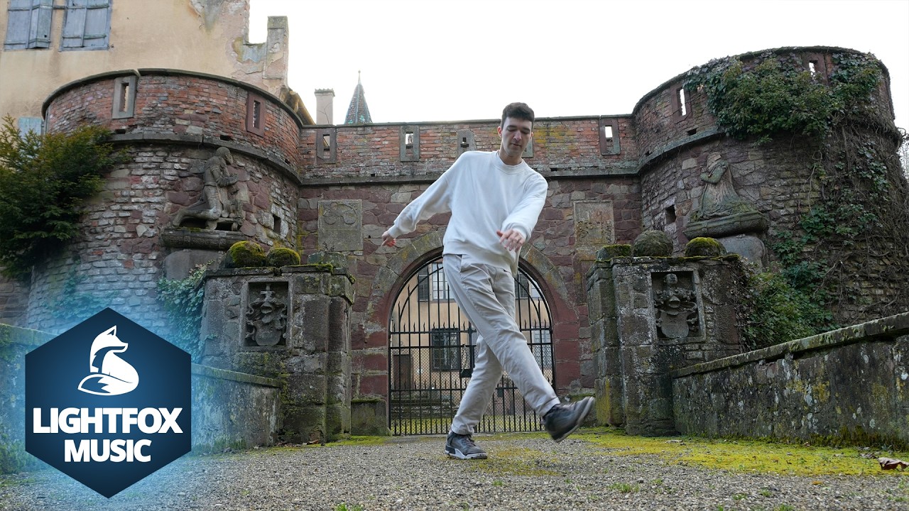 LIGHTFOX - TROUVE LE CHÂTEAU ASTRAL (Clip Officiel)