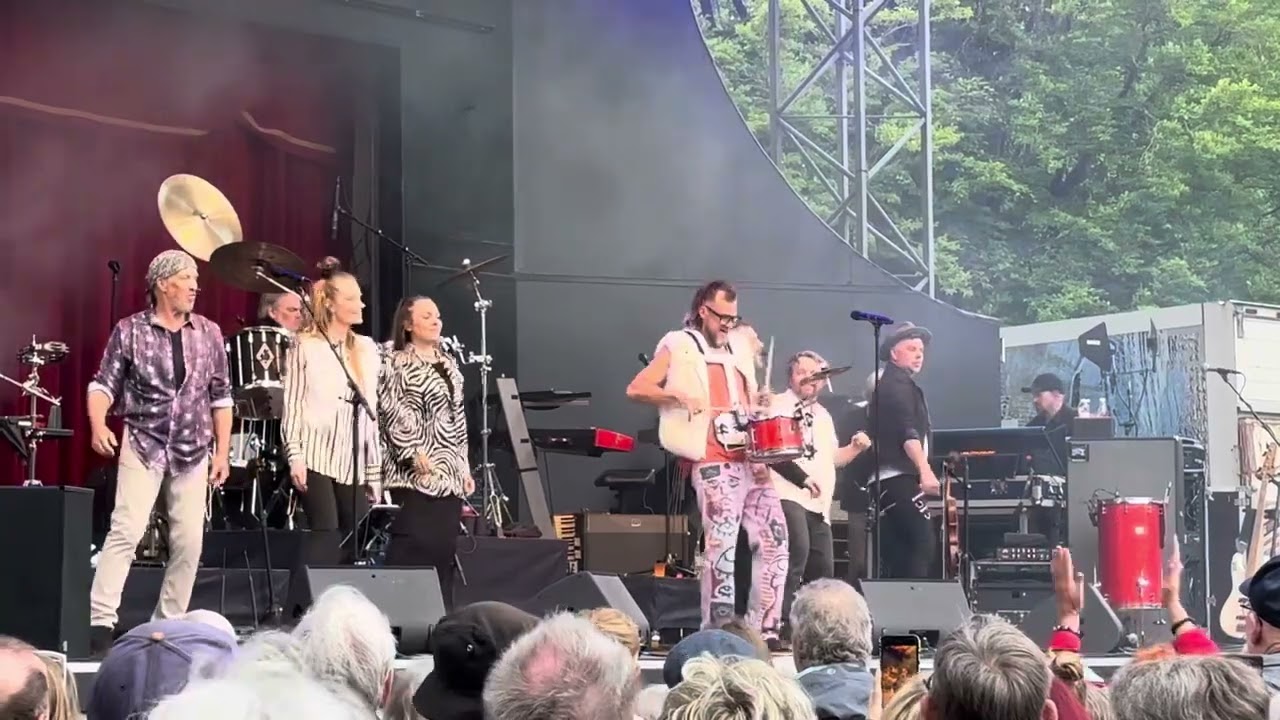 Eddi Jarl trommesolo med Lars Lilholt Band 2025