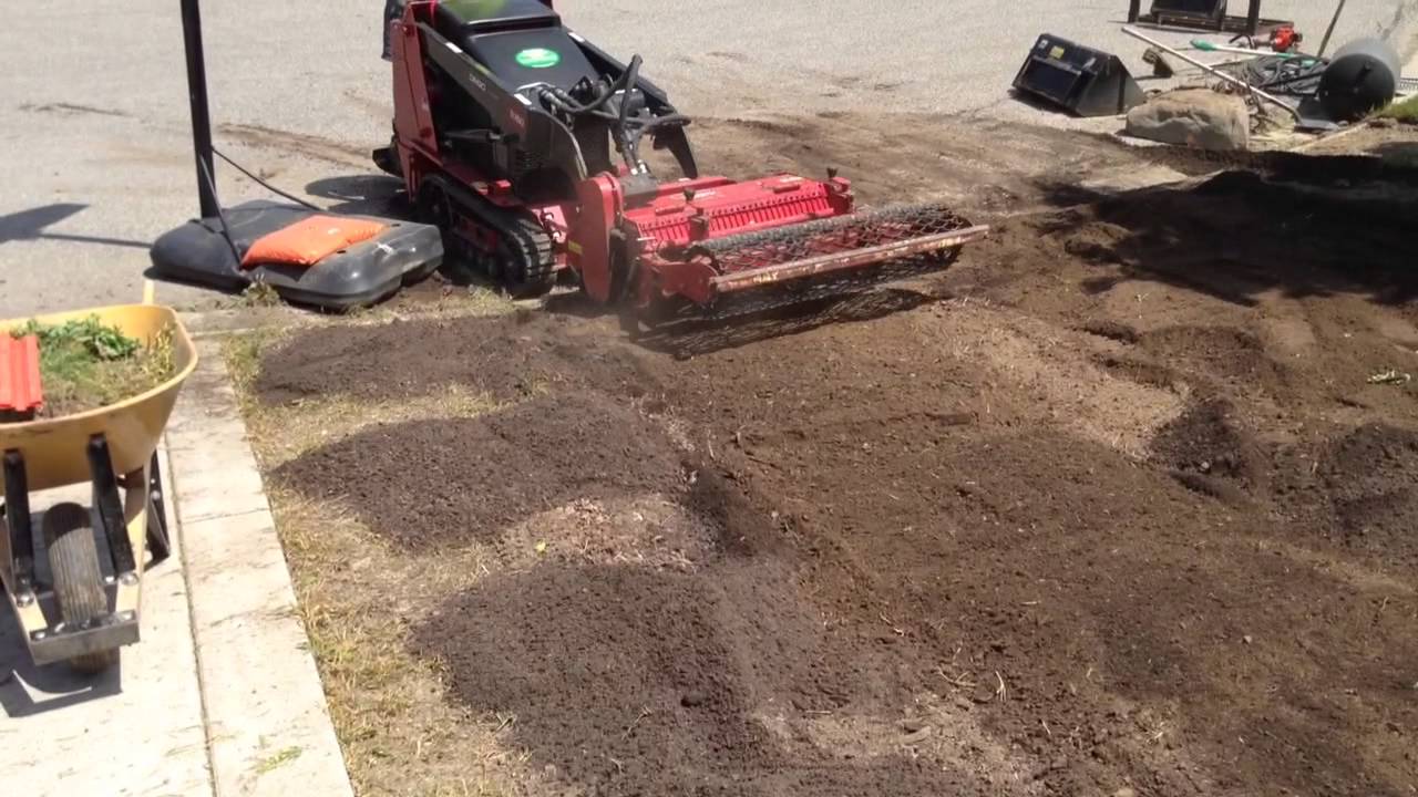 Soil cultivation Toro Dingo