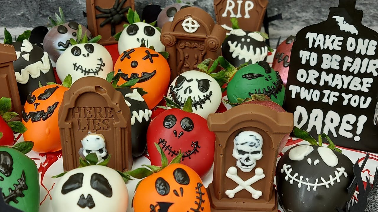 Halloween Chocolate Covered Strawberries