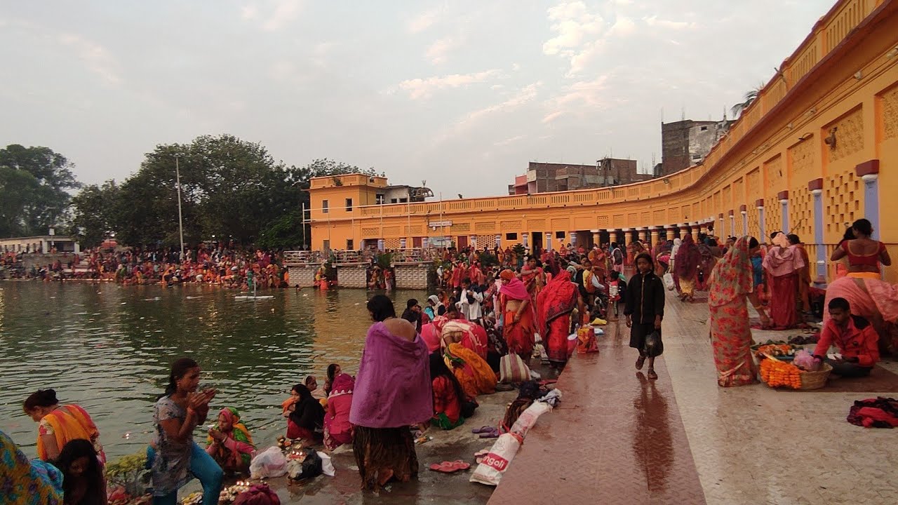 Kartik Purnima me Sarobar Snan aur Puja.