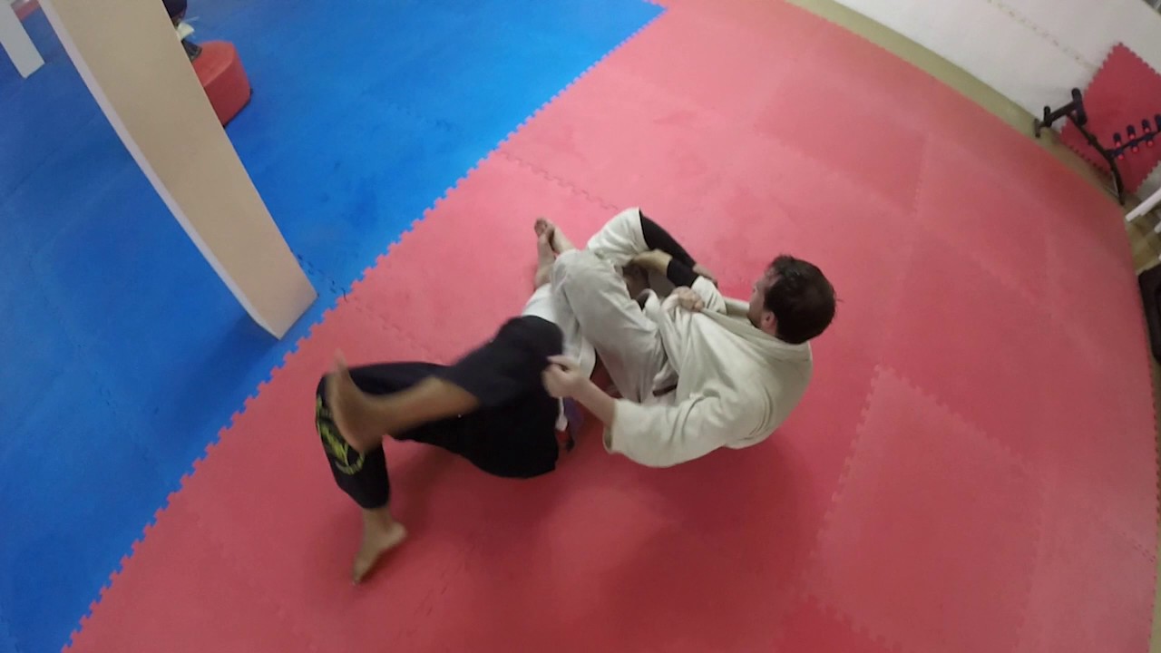 BJJ Laos - Sparring session with Thomas from Chiang Mai