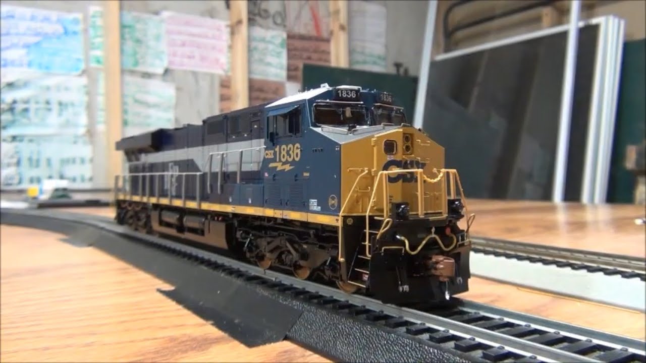 Thanksgiving Review: ScaleTrains Rivet Counter GE ES44AH (CSX 1836 -  RF&P Heritage Unit)