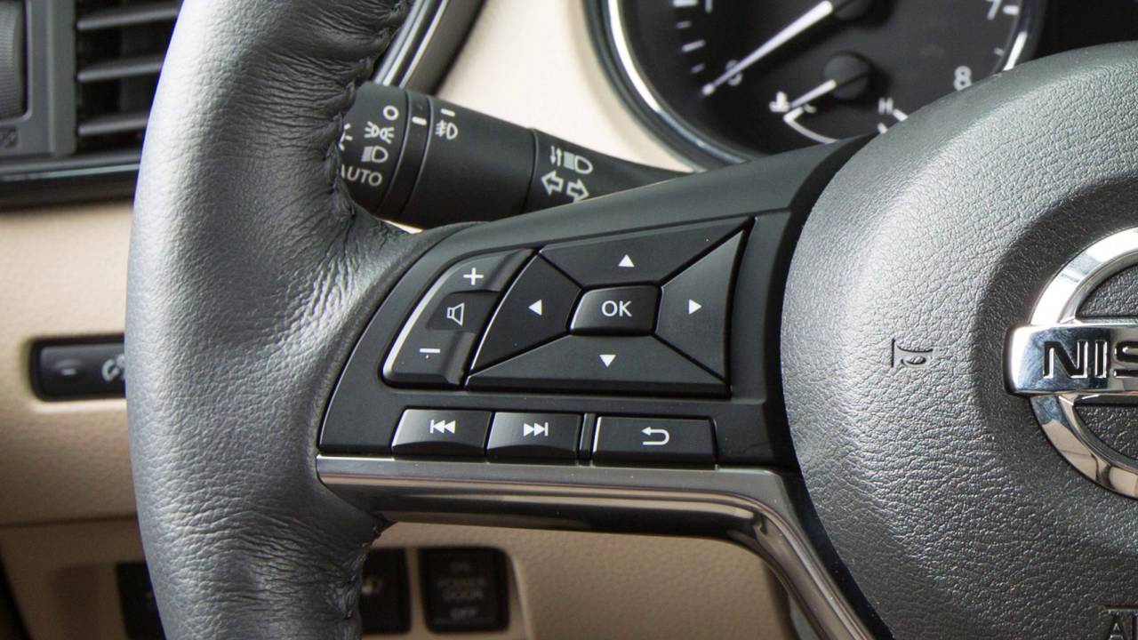 2017 Nissan Rogue - Vehicle Information Display