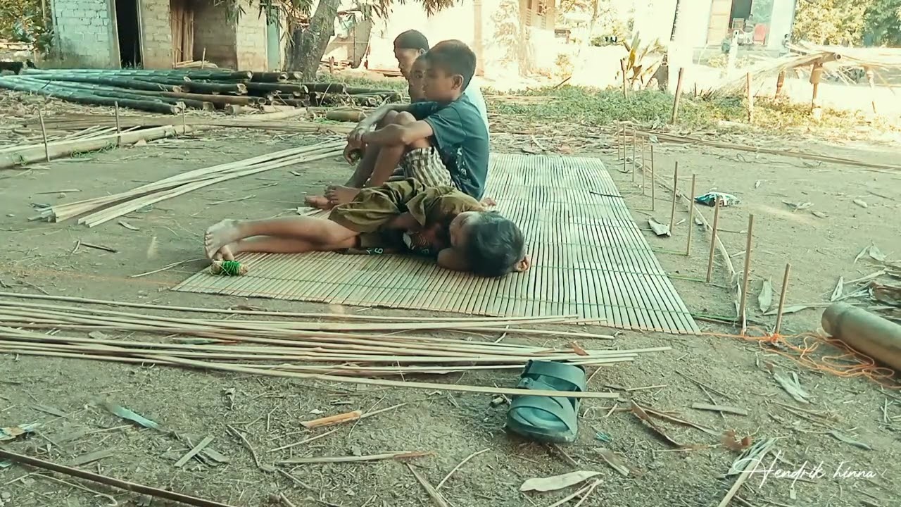 CARA MEMBUAT TIRAI DARI BAMBU.