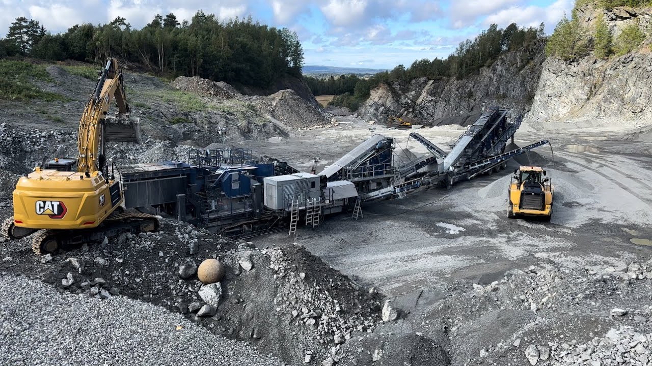Jonsson double crusher(120-330) jaw and cone crusher in one! Cat352 excavator+ more