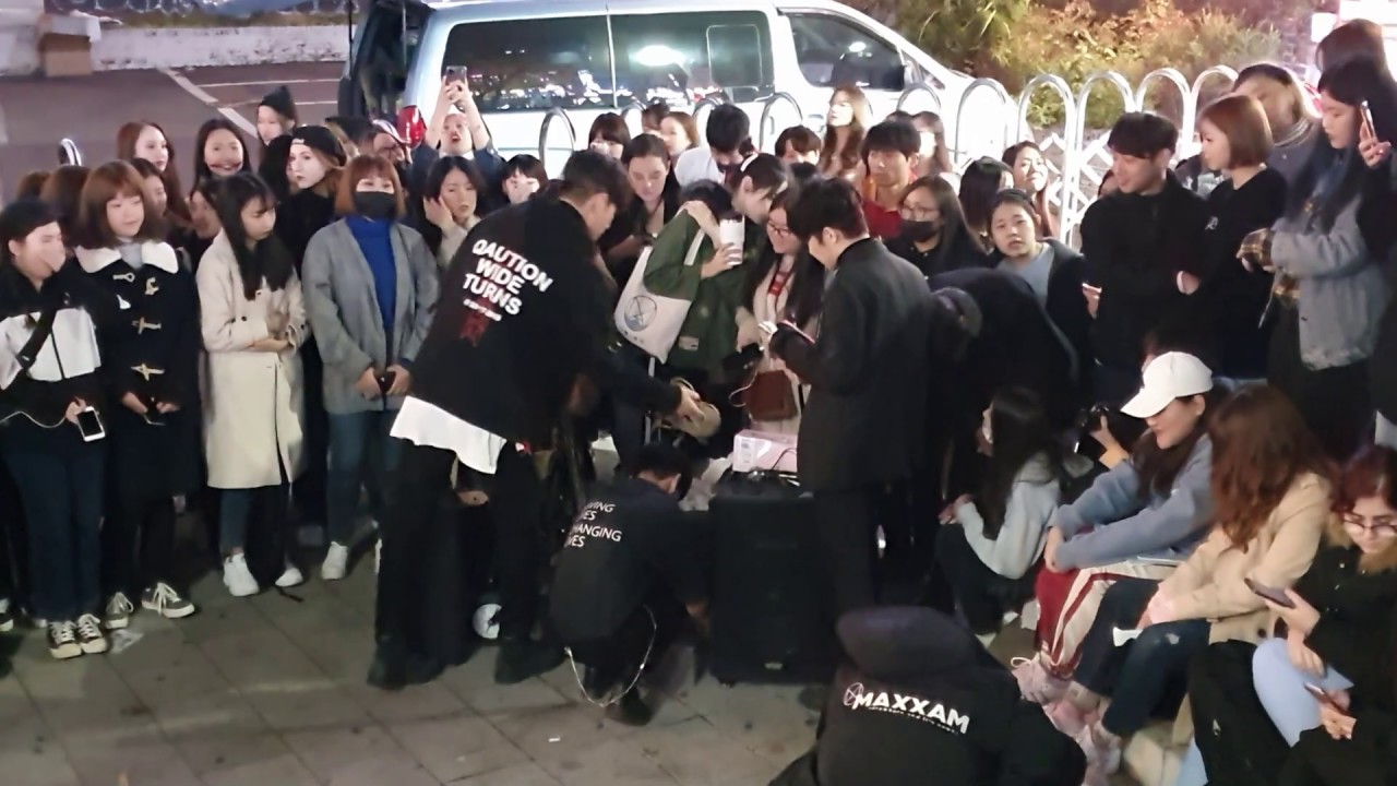 맥스(MAXXAM,MYM)/ 공연장 입장과 공연준비 20191030 홍대버스킹