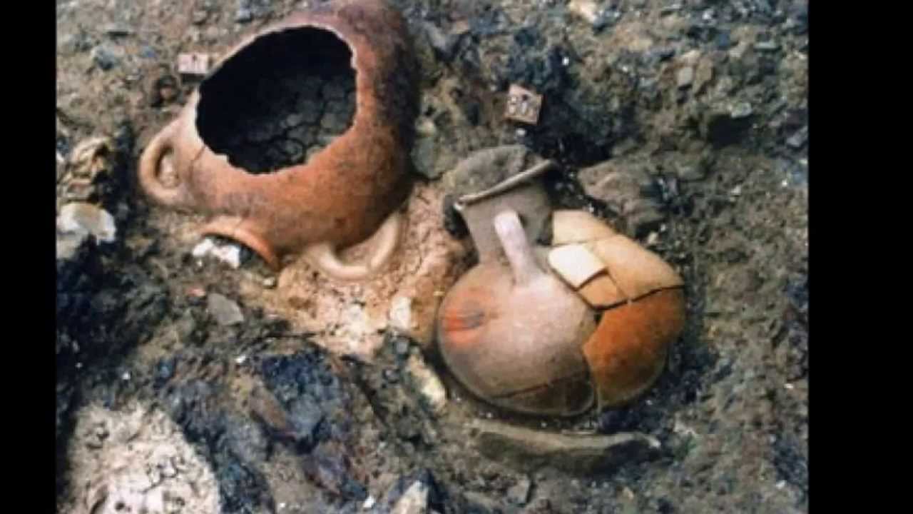 ΤΑ ΜΩΡΑ ΤΗΣ ΑΣΤΥΠΑΛΑΙΑΣ  ΤHE BABIES CEMETERY IN ASTYPALAIA