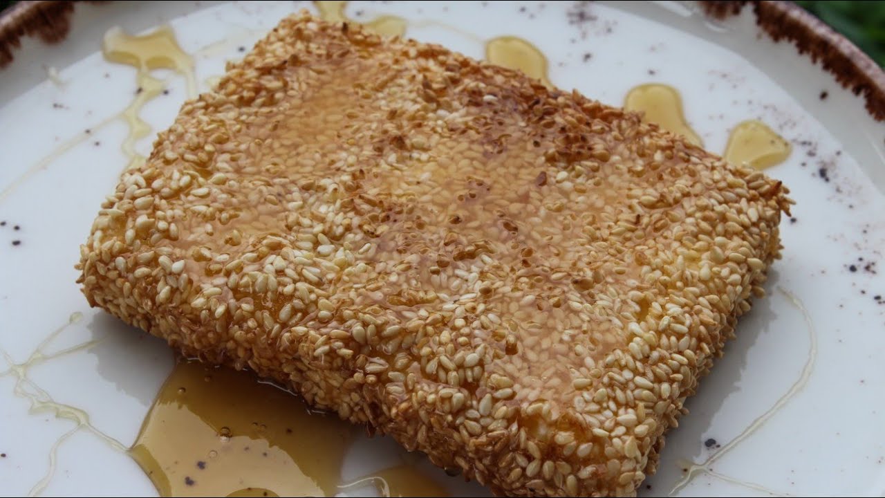 Φέτα με σουσάμι και μέλι - Greek feta with sesame seeds and honey