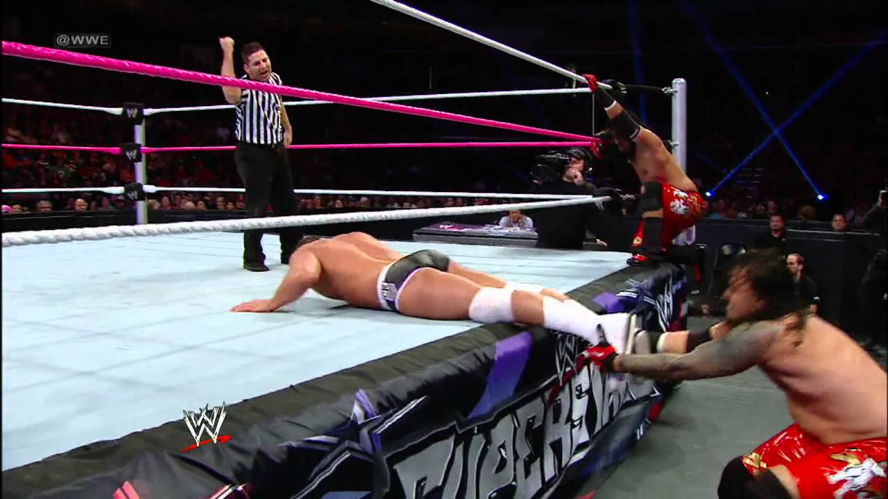 Братья Усо против команды Родса: Суперзвёзды WWE, 4 октября 2012 г.