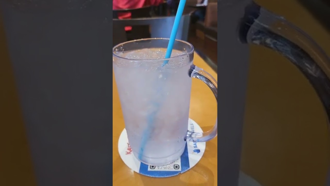 Ken Curry Eats: Kafe Kalik Restaurant at Ft. Lauderdale Airport