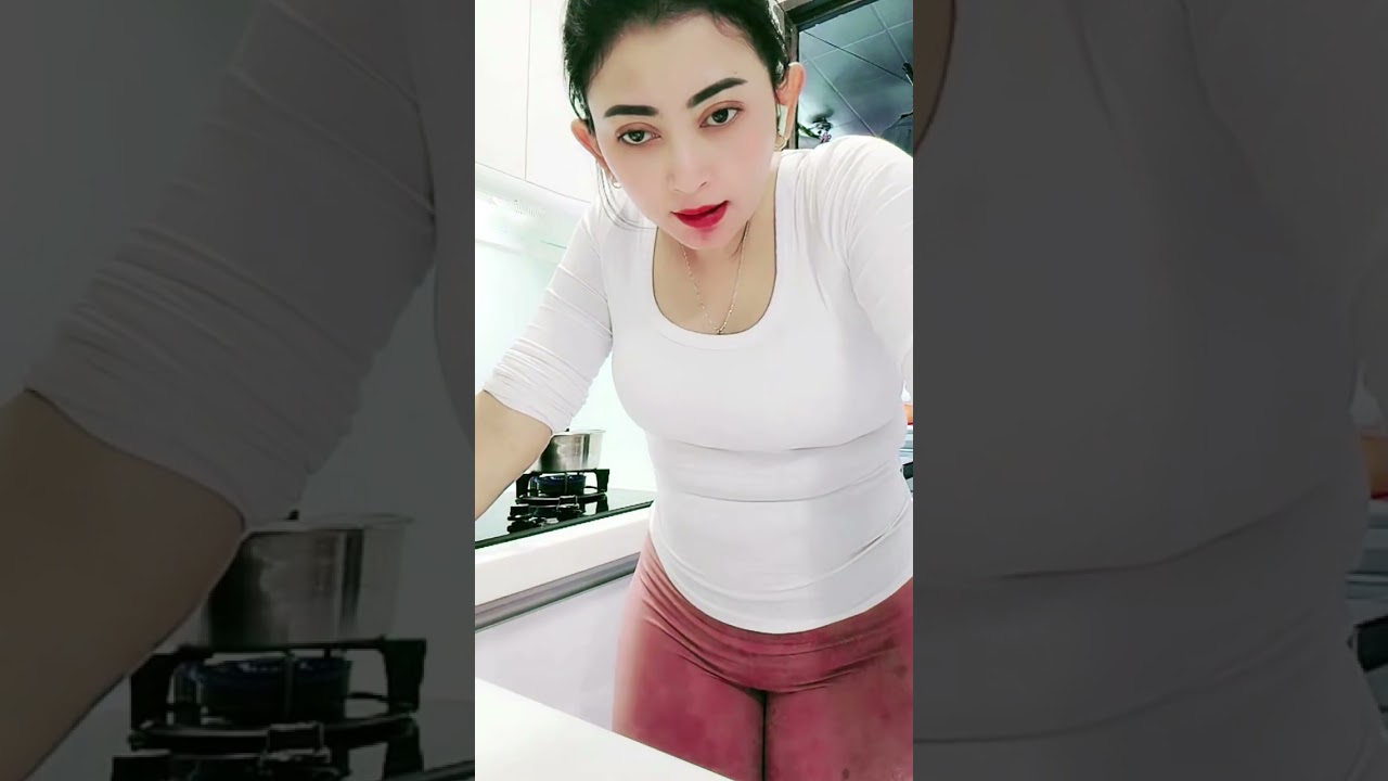 sini temenin bunda cantik masak di dapur #dailyvlog #food #cooking
