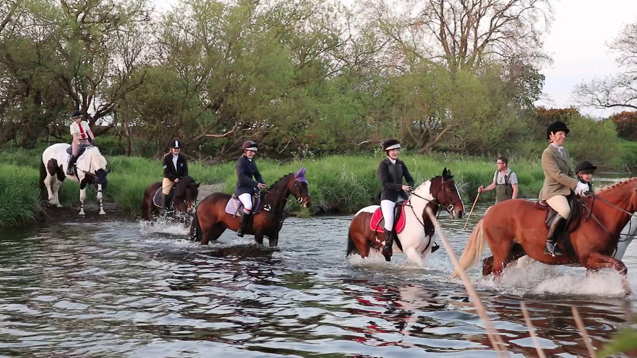 Guid Nychburris Woodlands Rideout , Hardlawbank crossing the river