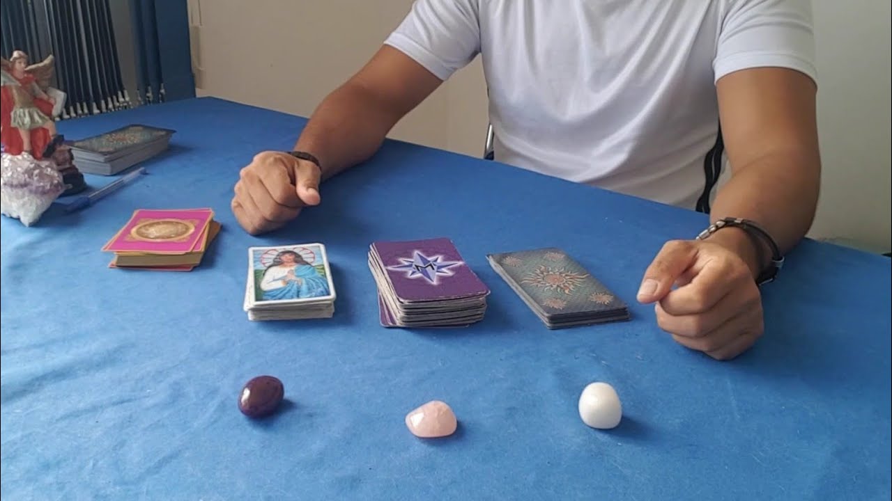 🔮 Ele(a) está ficando com alguém? Como está essa relação ? | Tarot Responde