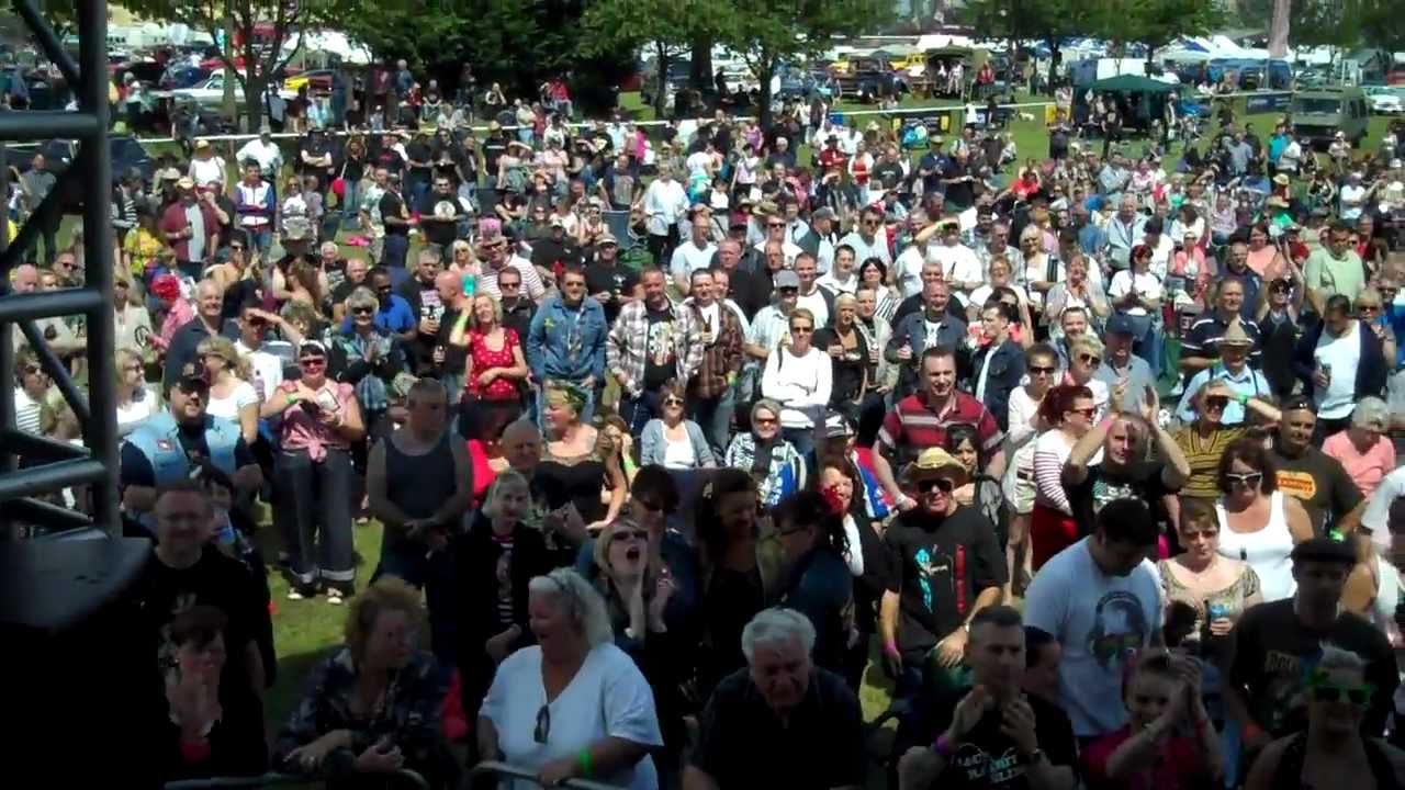 Si Cranstoun (Live) - 'I Need A Girl' at Americana 9 July 2011